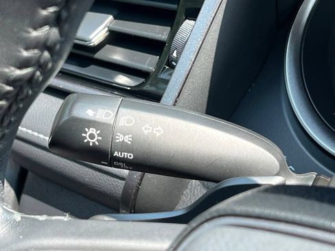 Used 2022 Toyota Camry SE w/ Carpet Mat Package (TMS) FWD image 23