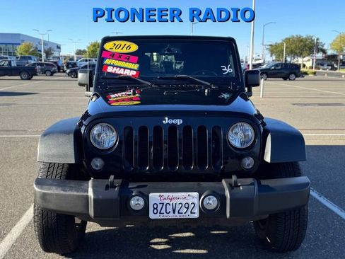 Used 2016 Jeep Wrangler Unlimited Sport w/ Quick Order Package 24S AWD/4WD image 2