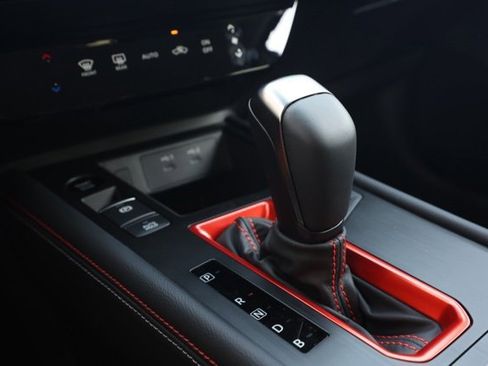 New 2025 Nissan Kicks SR image 31