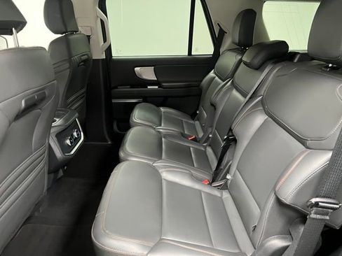 Used 2025 Ford Expedition Active AWD/4WD image 45