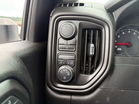 Used 2023 Chevrolet Silverado 2500 Custom AWD/4WD image 6
