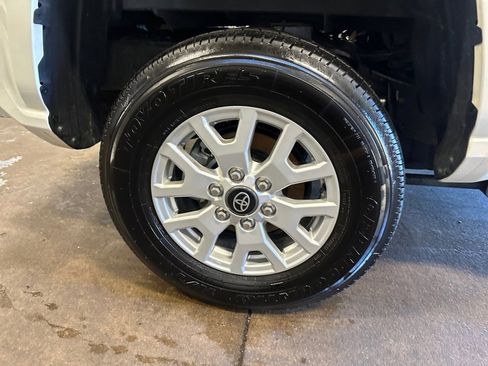 Certified 2024 Toyota Tacoma SR5 image 27