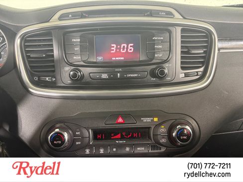 Used 2016 Kia Sorento EX image 20