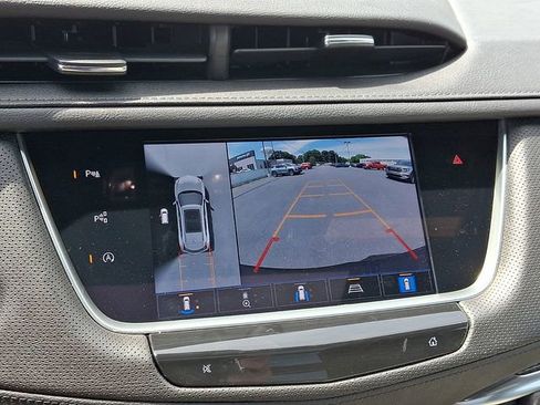 Used 2023 Cadillac XT5 Sportv w/ Technology Package AWD/4WD image 19