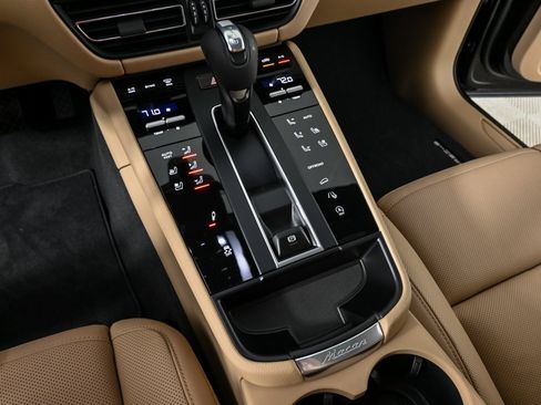 New 2026 Porsche Macan image 18