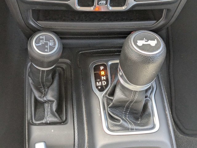 Used 2024 Jeep Wrangler Unlimited Sahara AWD/4WD image 25