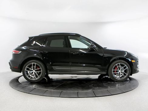 Certified 2023 Porsche Macan S AWD/4WD image 8