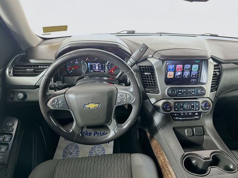 Used 2018 Chevrolet Suburban LS RWD image 20