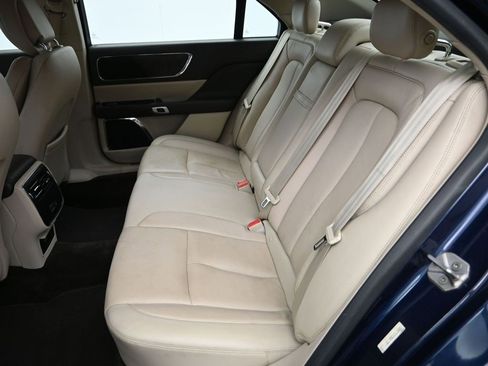 Used 2017 Lincoln Continental Select w/ Climate Package image 28