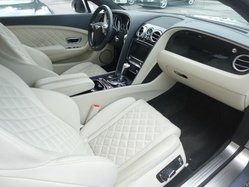Used 2016 Bentley Continental GT image 8
