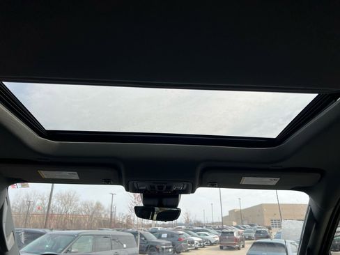 Used 2024 GMC Sierra 3500 Denali w/ Denali Reserve Package image 21