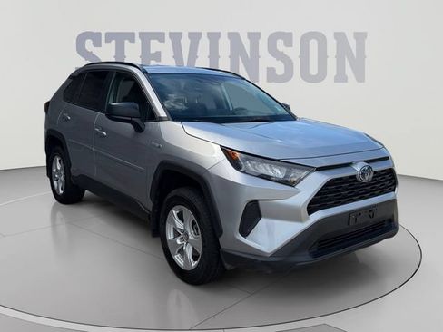 Used 2020 Toyota RAV4 LE w/ Carpet Mat Package AWD/4WD image 7