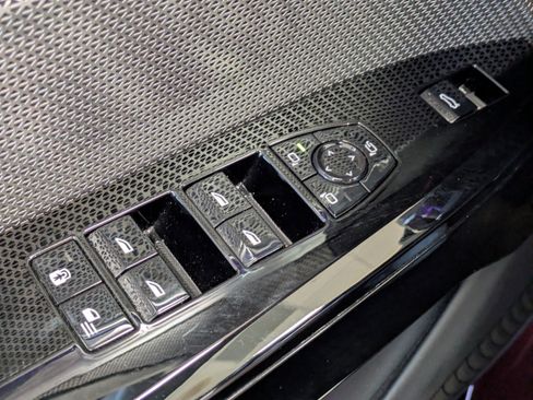 Used 2023 BMW 740i image 17