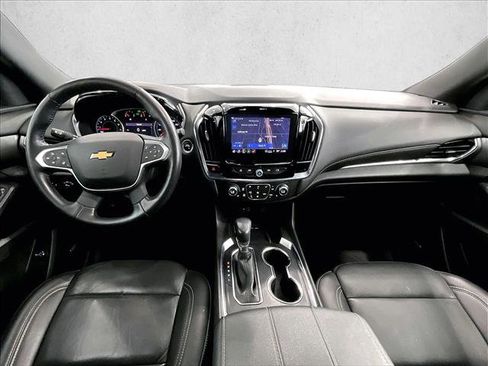 Used 2022 Chevrolet Traverse LT w/ LT Premium Package FWD image 15