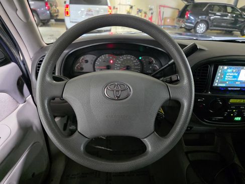 Used 2004 Toyota Sequoia SR5 RWD image 31
