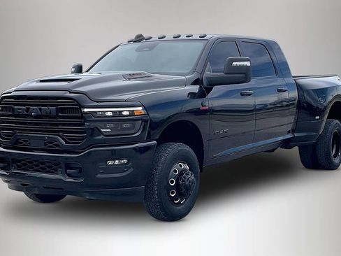 Used 2025 RAM 3500 Laramie w/ Night Edition AWD/4WD image 2