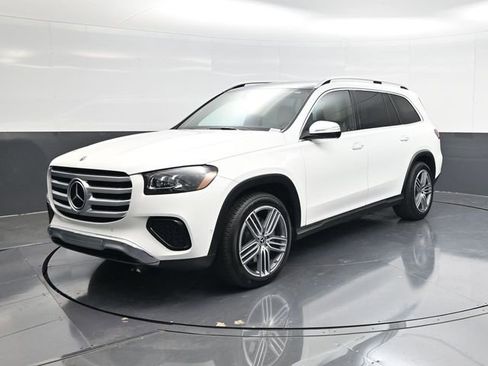Used 2025 Mercedes-Benz GLS 450 4MATIC image 7