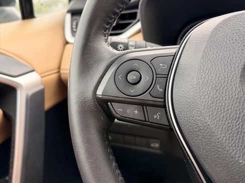 Used 2019 Toyota RAV4 Limited w/ Carpet Mat Package AWD/4WD image 17