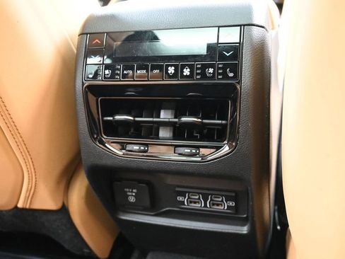 Used 2024 Jeep Grand Wagoneer L Series III w/ Quick Order Packagew 28T AWD/4WD image 46