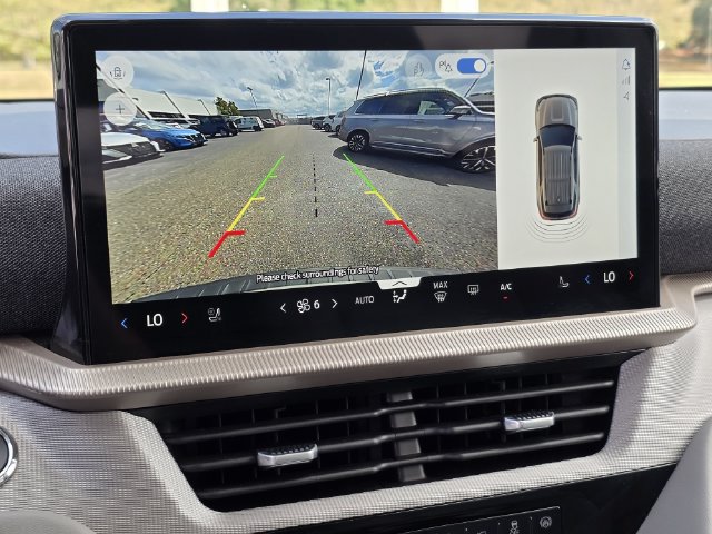 Used 2025 Ford Explorer Active w/ Active Comfort Package RWD image 12