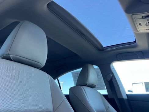 Used 2018 Lexus ES 350 w/ Luxury Package w/Wood Trim FWD image 17