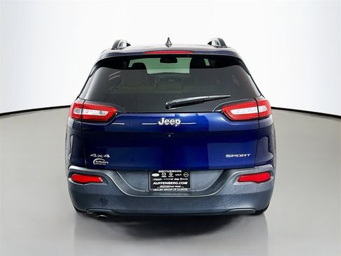 Used 2016 Jeep Cherokee Sport w/ Cold Weather Group image 6