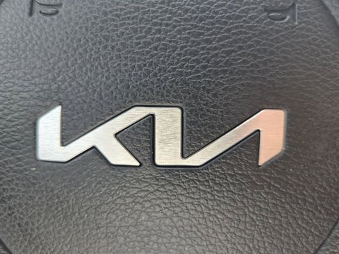 Used 2023 Kia Forte LXS image 27