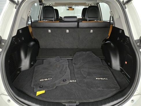 Used 2018 Toyota RAV4 Limited w/ Advanced Technology Package image 19