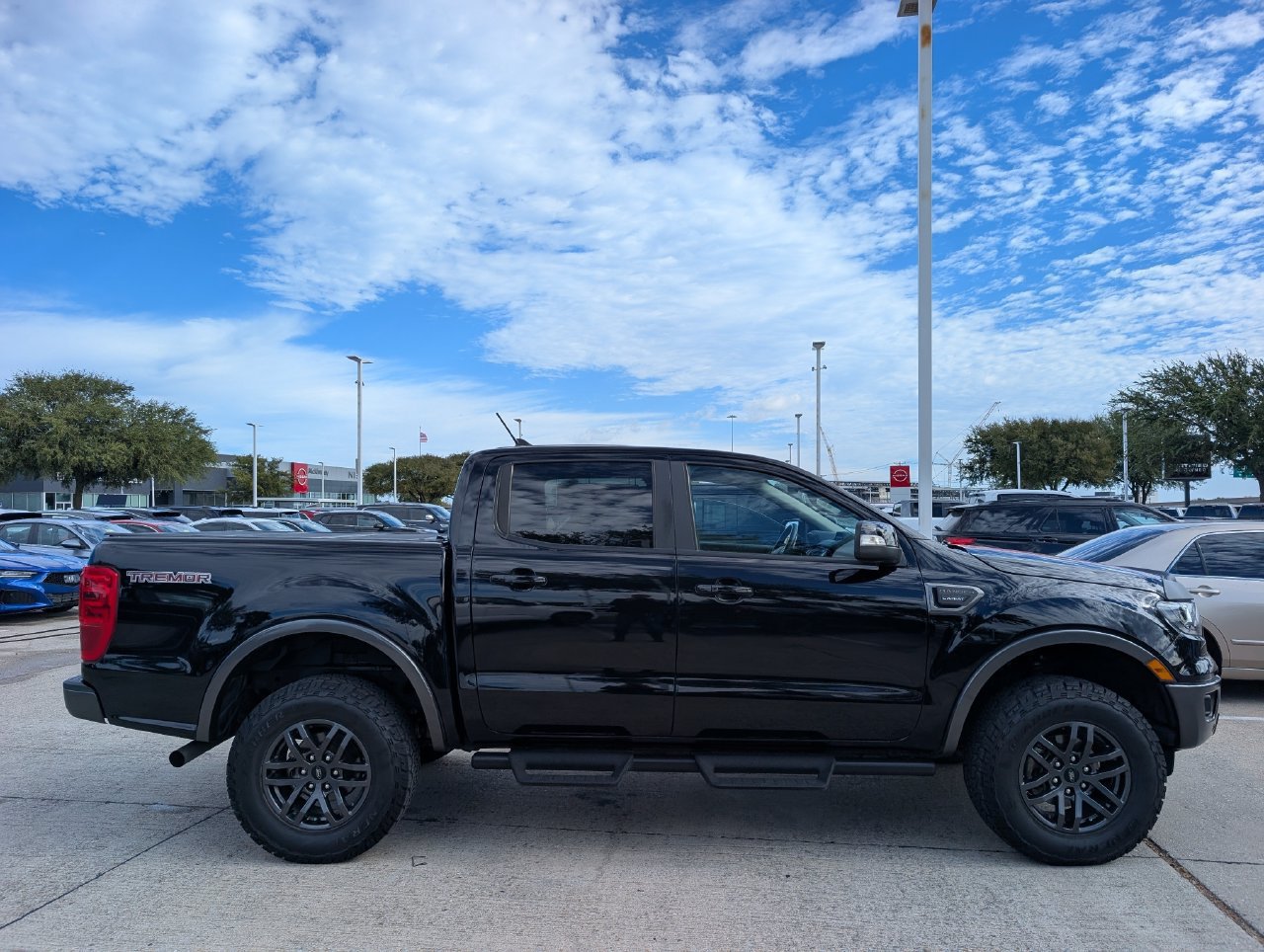 Used 2022 Ford Ranger Lariat w/ Tremor Off-Road Package AWD/4WD image 3