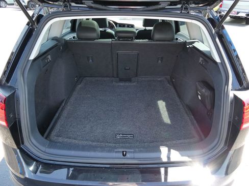 Used 2019 Volkswagen Golf Alltrack SE AWD/4WD image 16