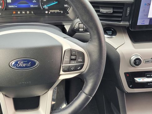 Used 2023 Ford Explorer XLT w/ Equipment Group 202A image 14