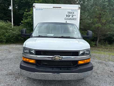 Used 2022 Chevrolet Express 3500 w/ Power Convenience Package RWD image 2