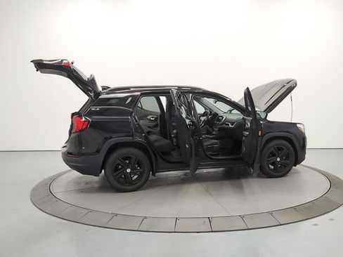 Used 2020 GMC Terrain SLE w/ Driver Convenience Package FWD image 16