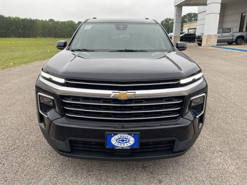 Used 2025 Chevrolet Traverse LT FWD image 8