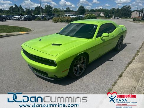 Used 2015 Dodge Challenger R/T w/ Quick Order Package 28B R/T RWD image 1