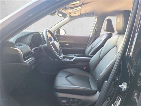 Used 2025 Toyota Grand Highlander FWD image 9