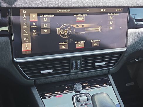 Used 2021 Porsche Cayenne Coupe image 20