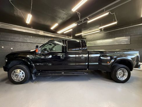 Used 2010 Ford F450 Harley-Davidson AWD/4WD image 5