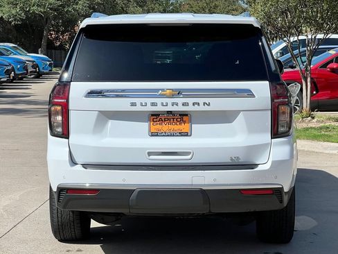 Used 2023 Chevrolet Suburban LT w/ Luxury Package RWD image 5