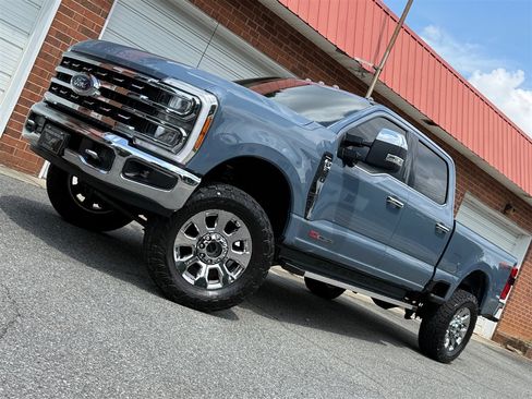Used 2023 Ford F350 Lariat w/ Chrome Package AWD/4WD image 4