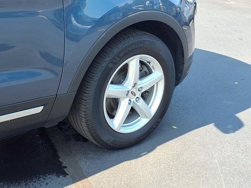 Used 2019 Ford Explorer XLT w/ Equipment Group 202A FWD image 31