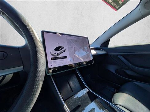 Used 2020 Tesla Model 3 Standard Range image 14
