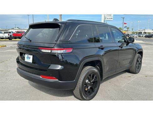 New 2026 Jeep Grand Cherokee Altitude RWD image 6