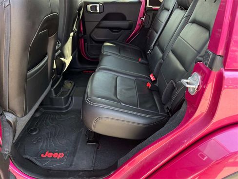 Used 2021 Jeep Wrangler Unlimited Sahara image 24