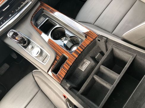 Used 2023 Cadillac Escalade Premium Luxury image 29