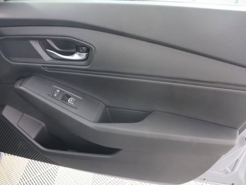 Used 2025 Honda Accord SE image 26