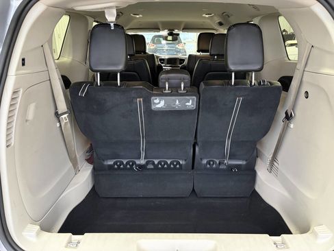 Used 2021 Chrysler Voyager Lxi image 26