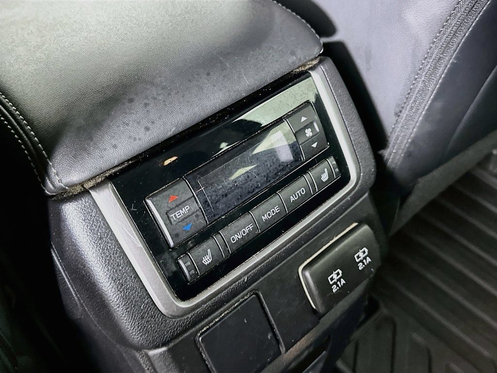 Used 2019 Subaru Ascent Limited w/ Popular Package #4 AWD/4WD image 32