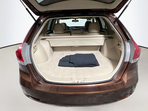 Used 2014 Toyota Venza LE image 32