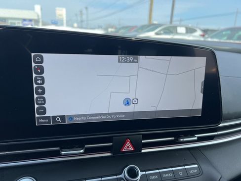 Used 2024 Hyundai Elantra SEL w/ Convenience Package image 13